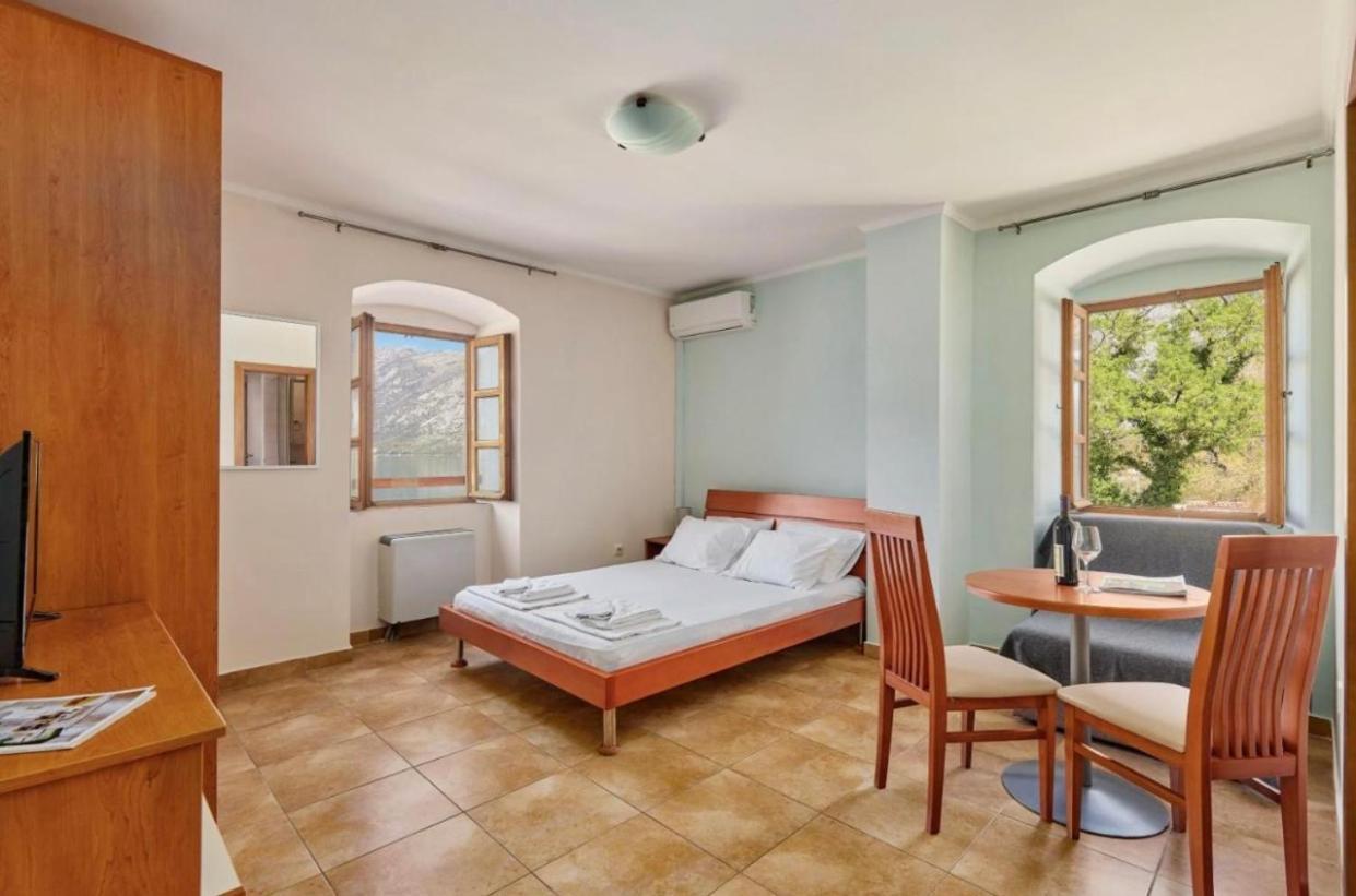 Apartments Barba Kotor Exterior photo